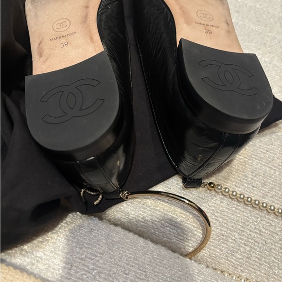 Chanel ballerina flats with ankle pearl chain - Picture 4 of 12